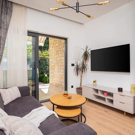 Apartament Tomas *